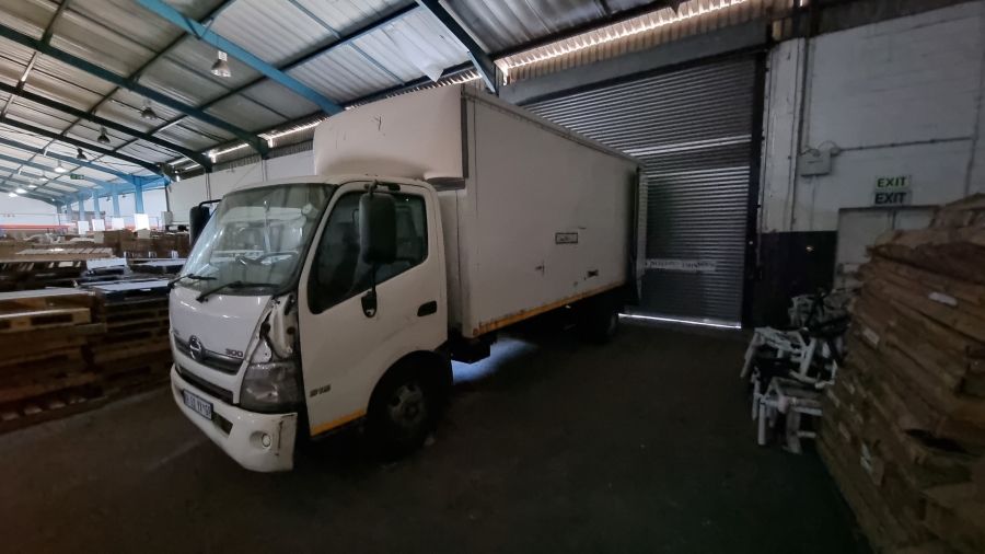 To Let commercial Property for Rent in Killarney Gardens Western Cape